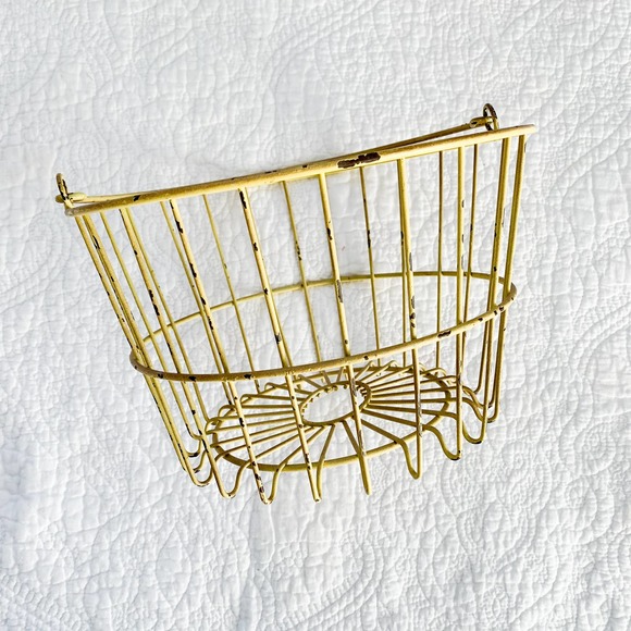 Vintage Other - Vintage Farmhouse Metal Basket with Handle